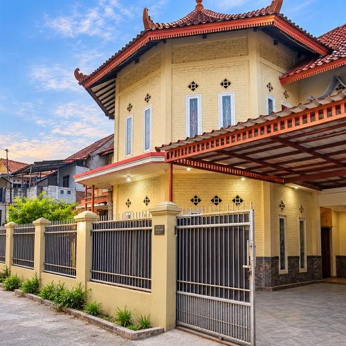 Rumah Megah di Cinunuk