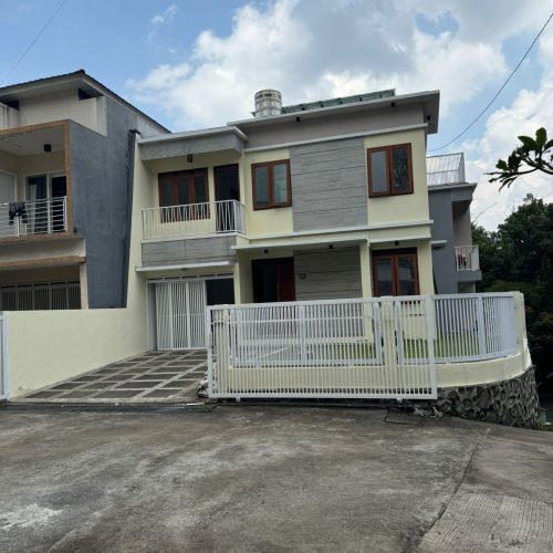 Rumah Cantik di Dago Pandawa Bandung