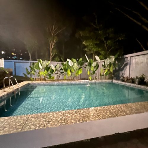 Disewakan Villa di Triniti Lembang
Rp 6.000.000
Villa di Trinita Lembang
Terdapat 5 Kamar 
Ada Kolam Renang

Rp 6 juta perhari
